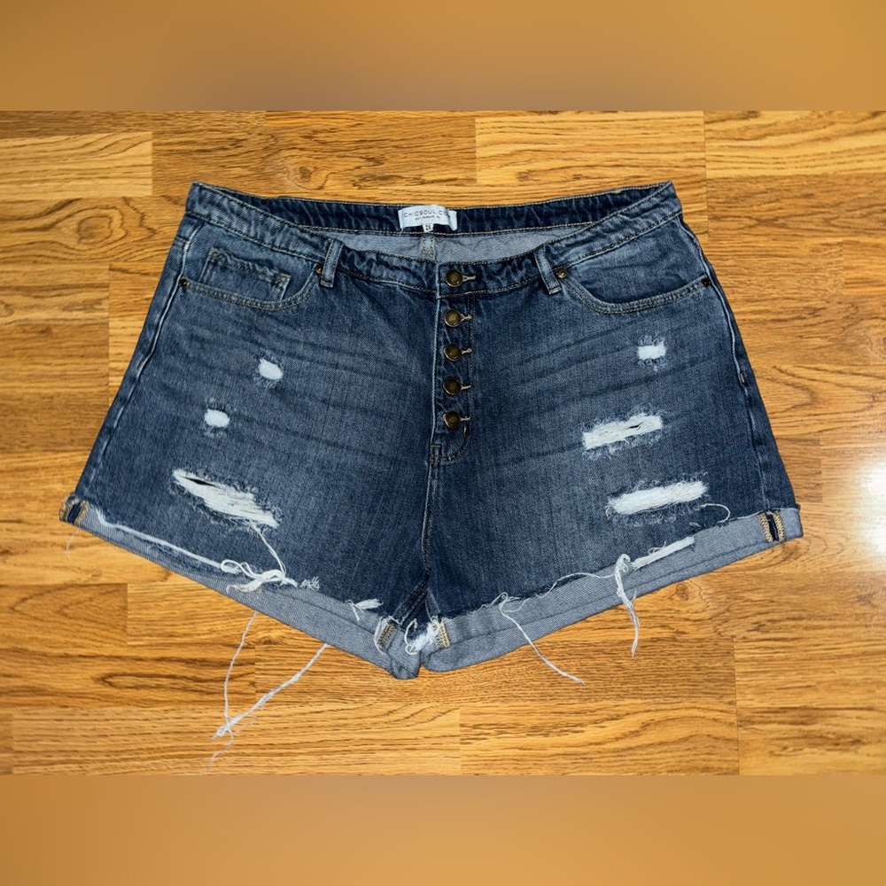 Chic Soul Denim Shorts Women’s Size 2x Cut Off Cuffed Button Fly Distressed